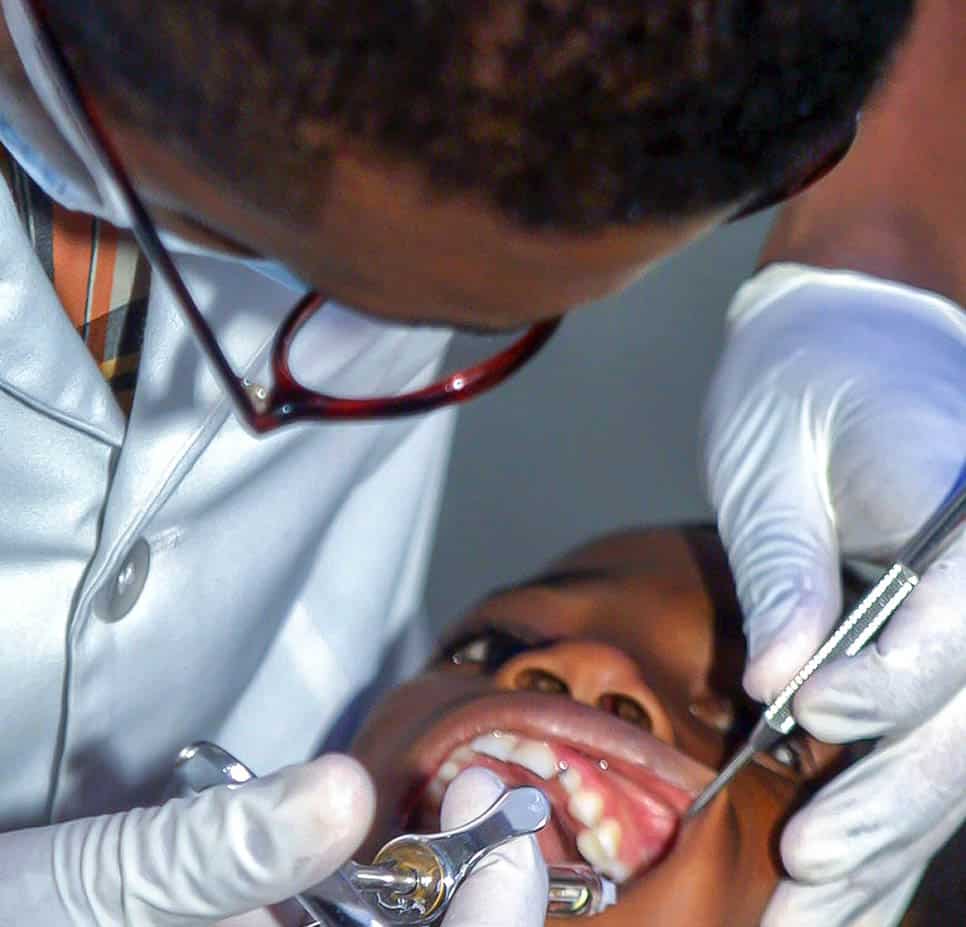 Fast and effective 1-hour teeth whitening service for instant results Kettering